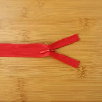 Nahtverdeckter Reißverschluss - 30cm - rot
