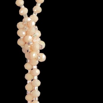 Halskette lang aus rosa Perlen mit verschiedenen...